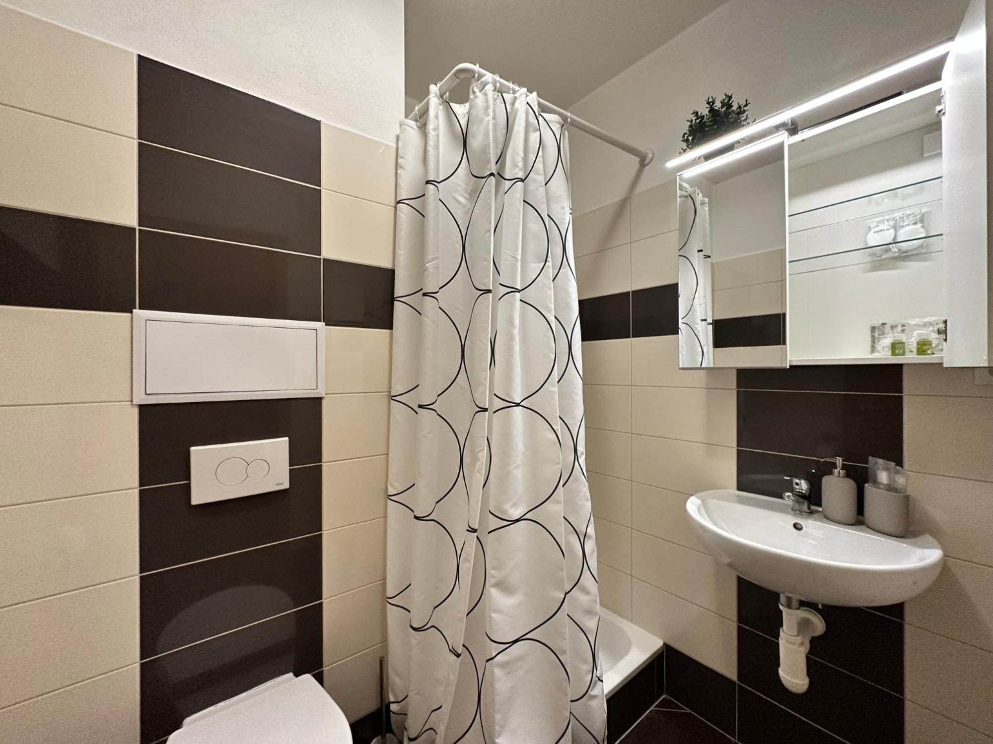 Cozy Studio Apartment In The Wider Center Bratislava Exterior foto