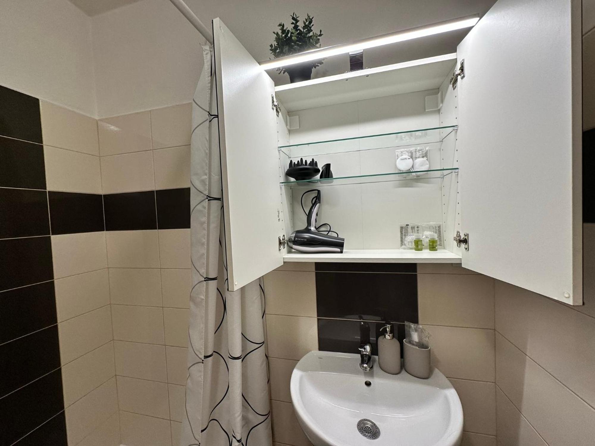 Cozy Studio Apartment In The Wider Center Bratislava Exterior foto